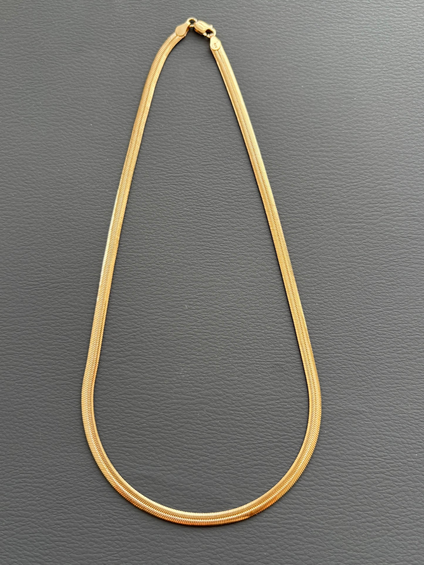 Vintage 9k Gold Flat Herringbone Necklace