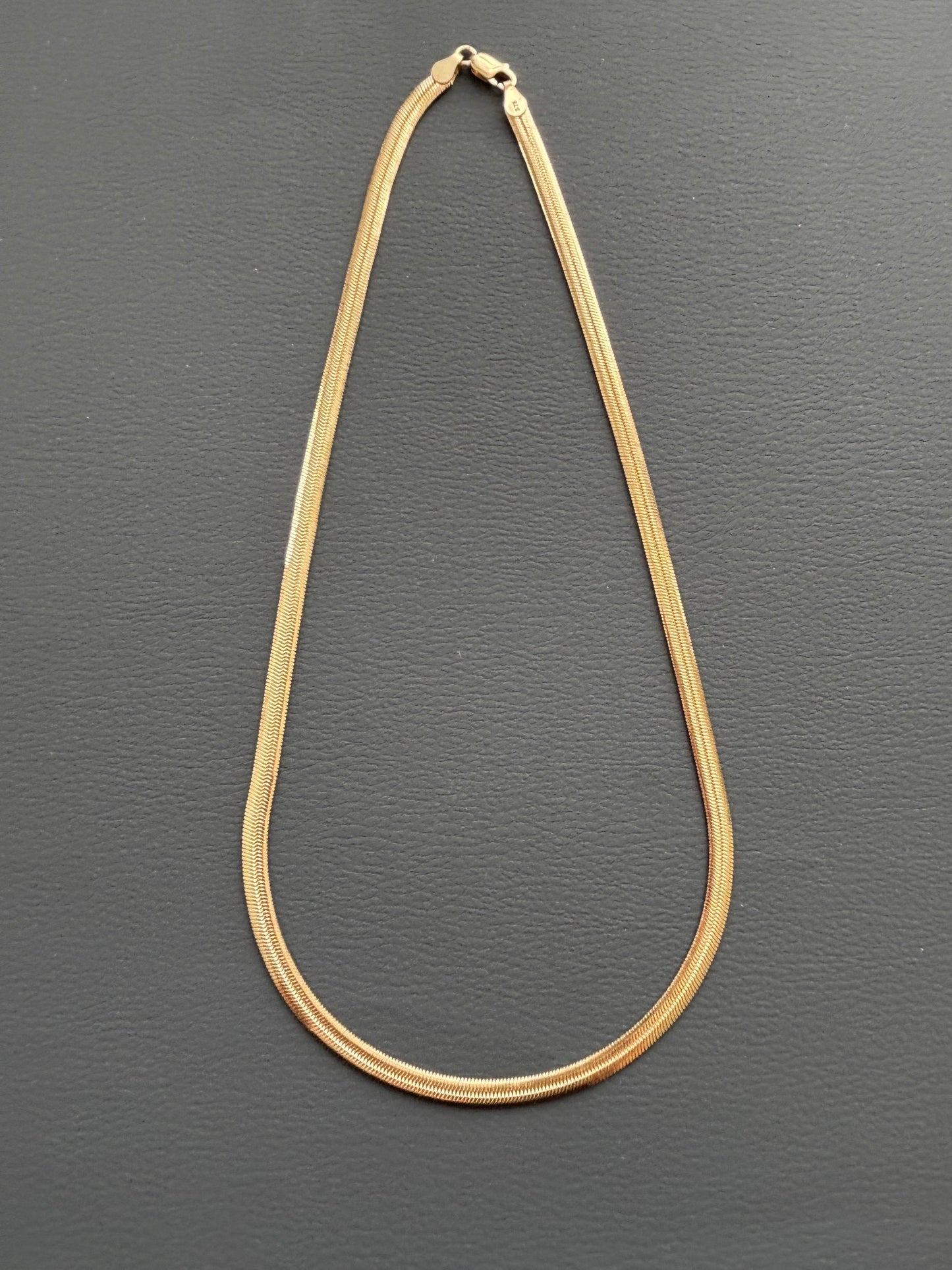 Vintage 9k Gold Flat Herringbone Necklace