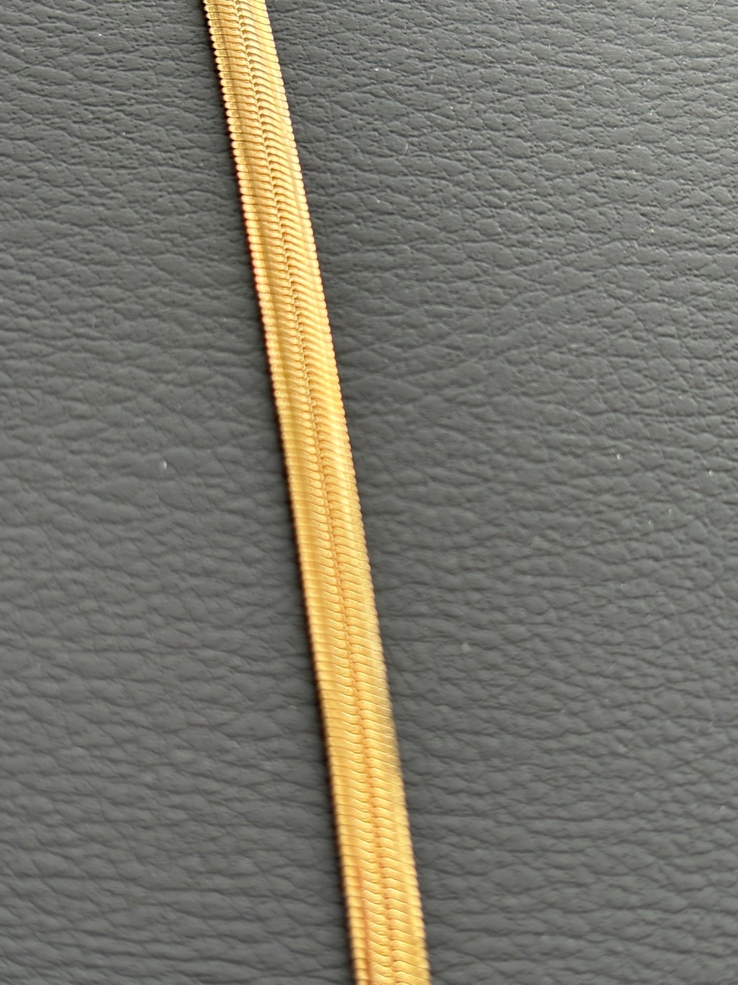 Vintage 9k Gold Flat Herringbone Necklace