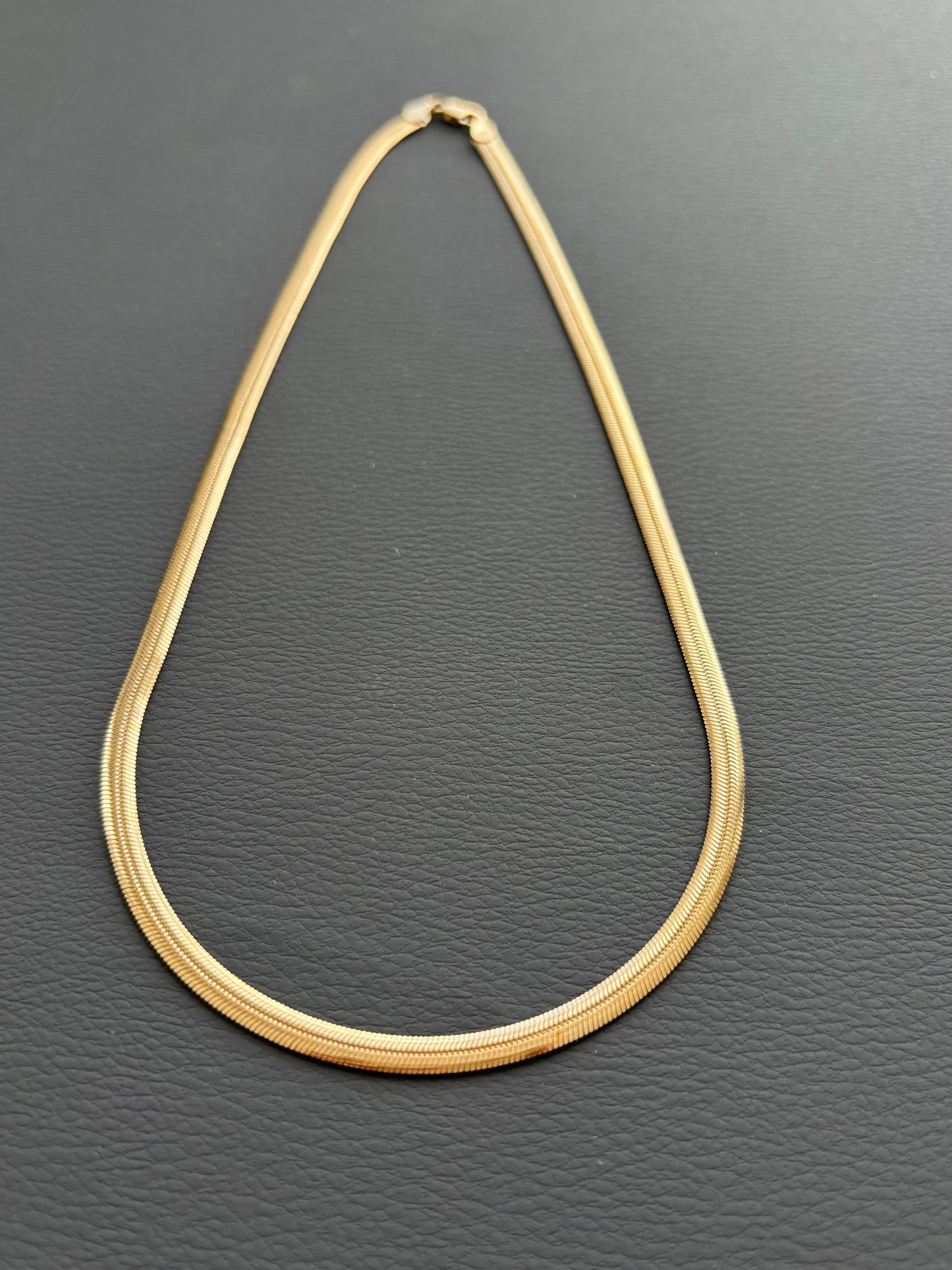 Vintage 9k Gold Flat Herringbone Necklace