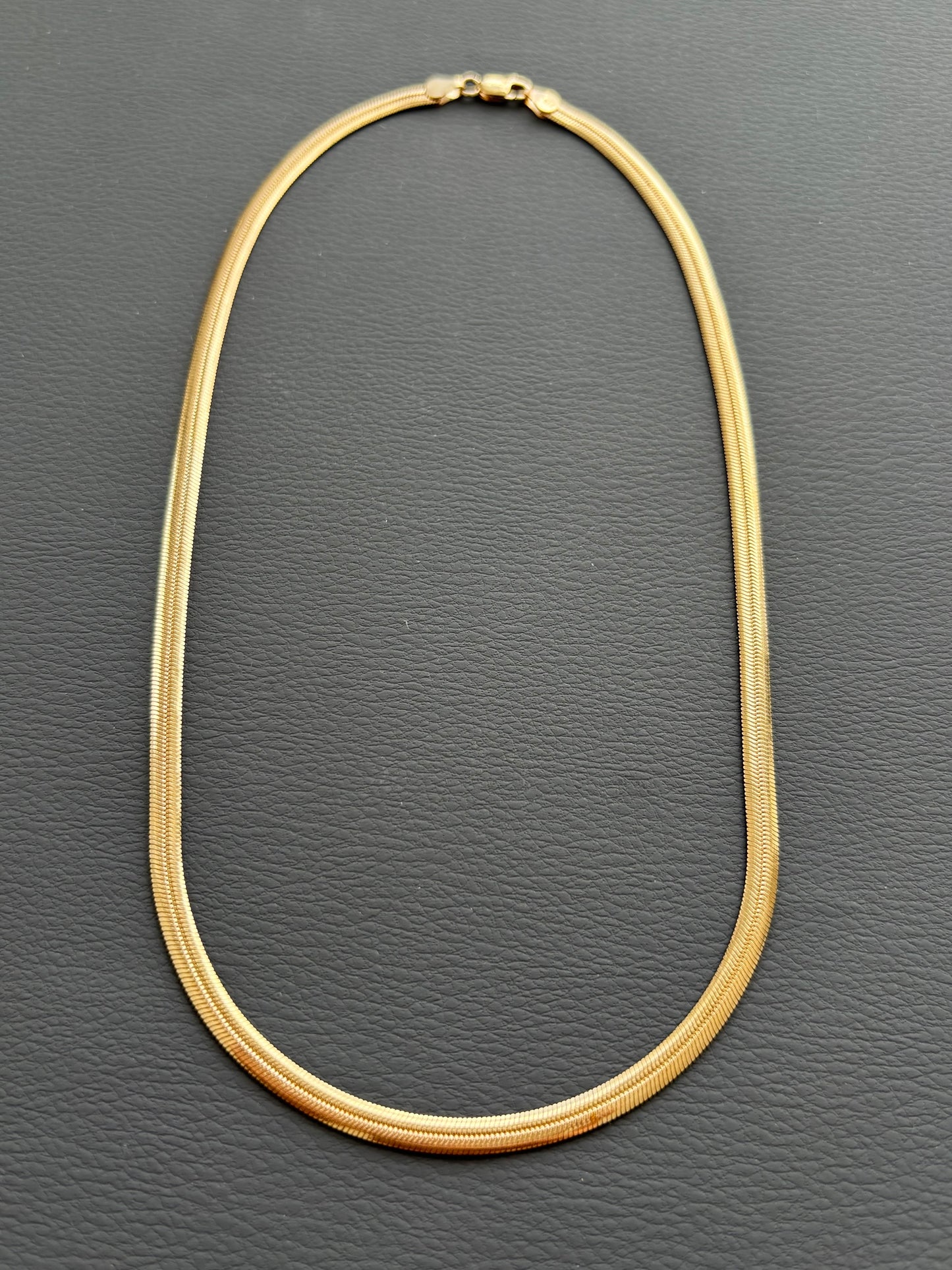 Vintage 9k Gold Flat Herringbone Necklace