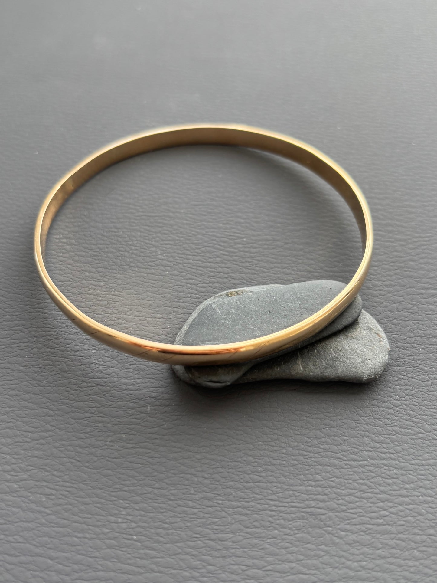 9k Gold Solid Bangle 1994