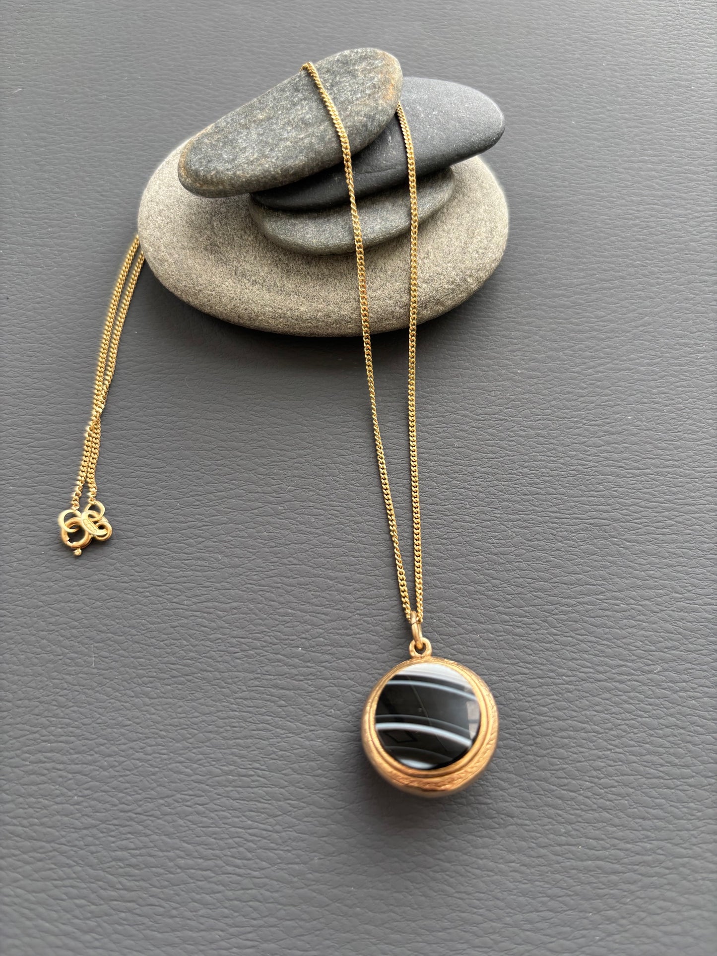 Vintage Necklace 9k Gold Striped Agate Pendant on 18k Gold Chain