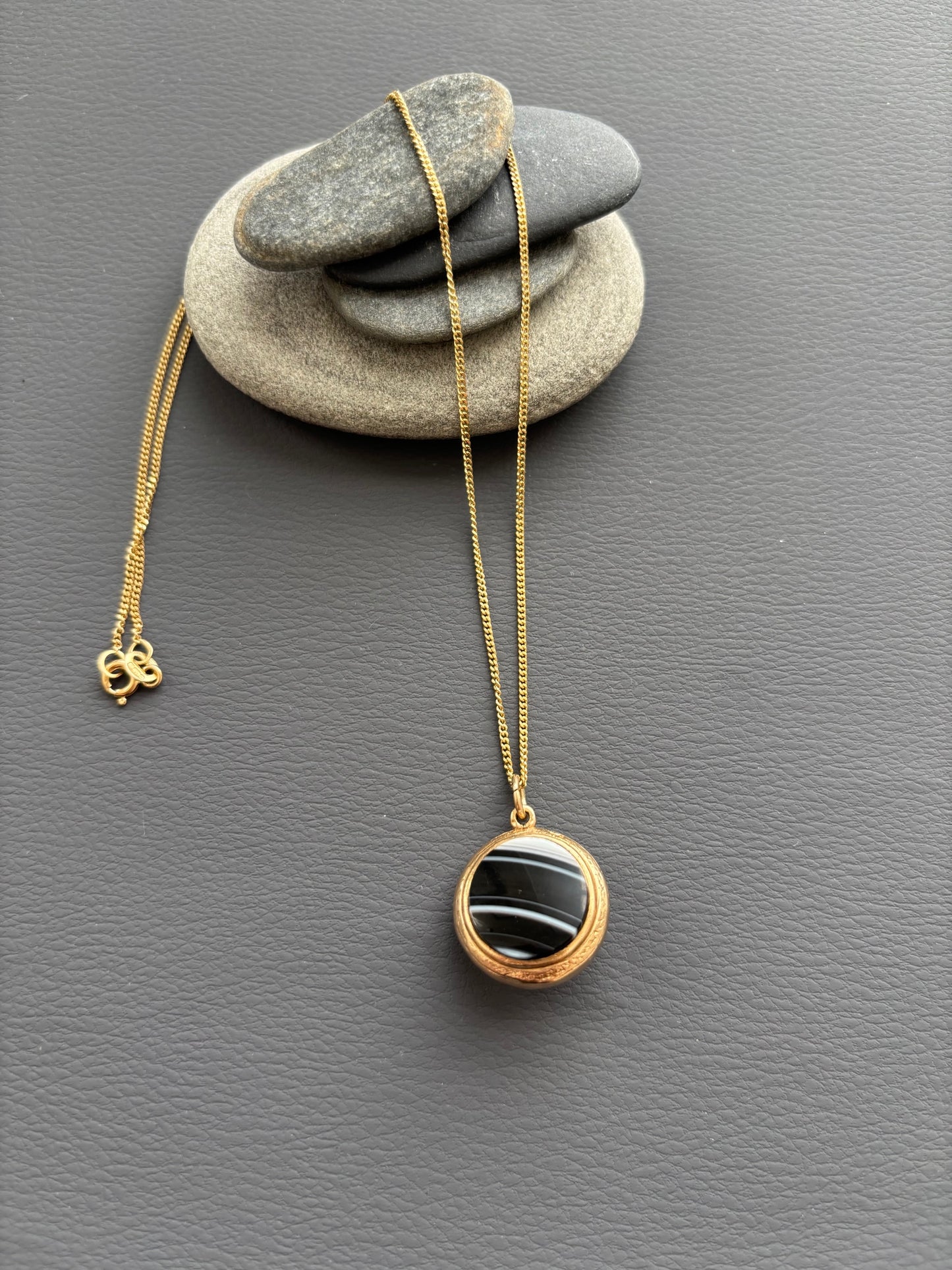 Vintage Necklace 9k Gold Striped Agate Pendant on 18k Gold Chain
