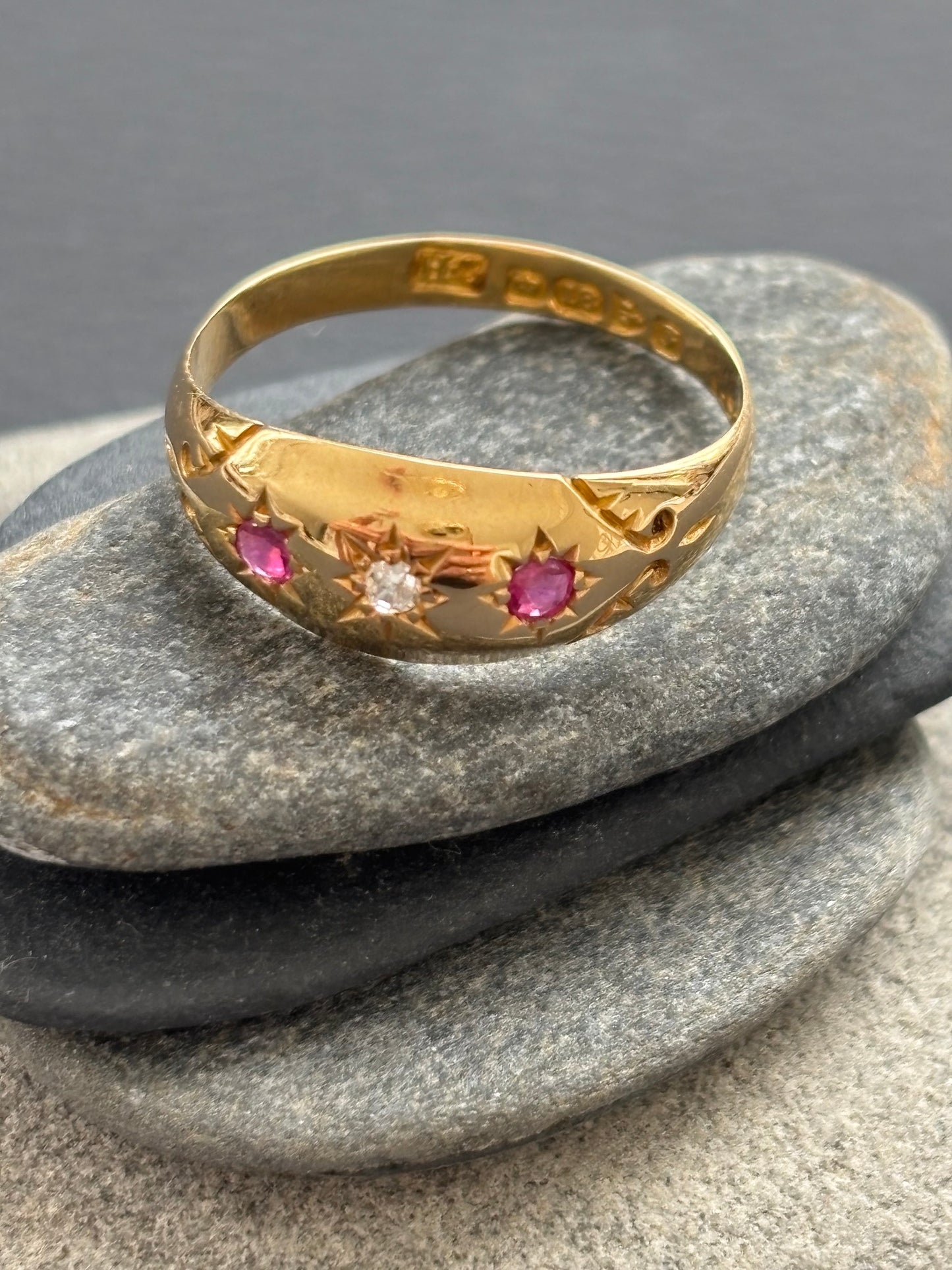18k Gold Diamond & Ruby Gypset Ring
