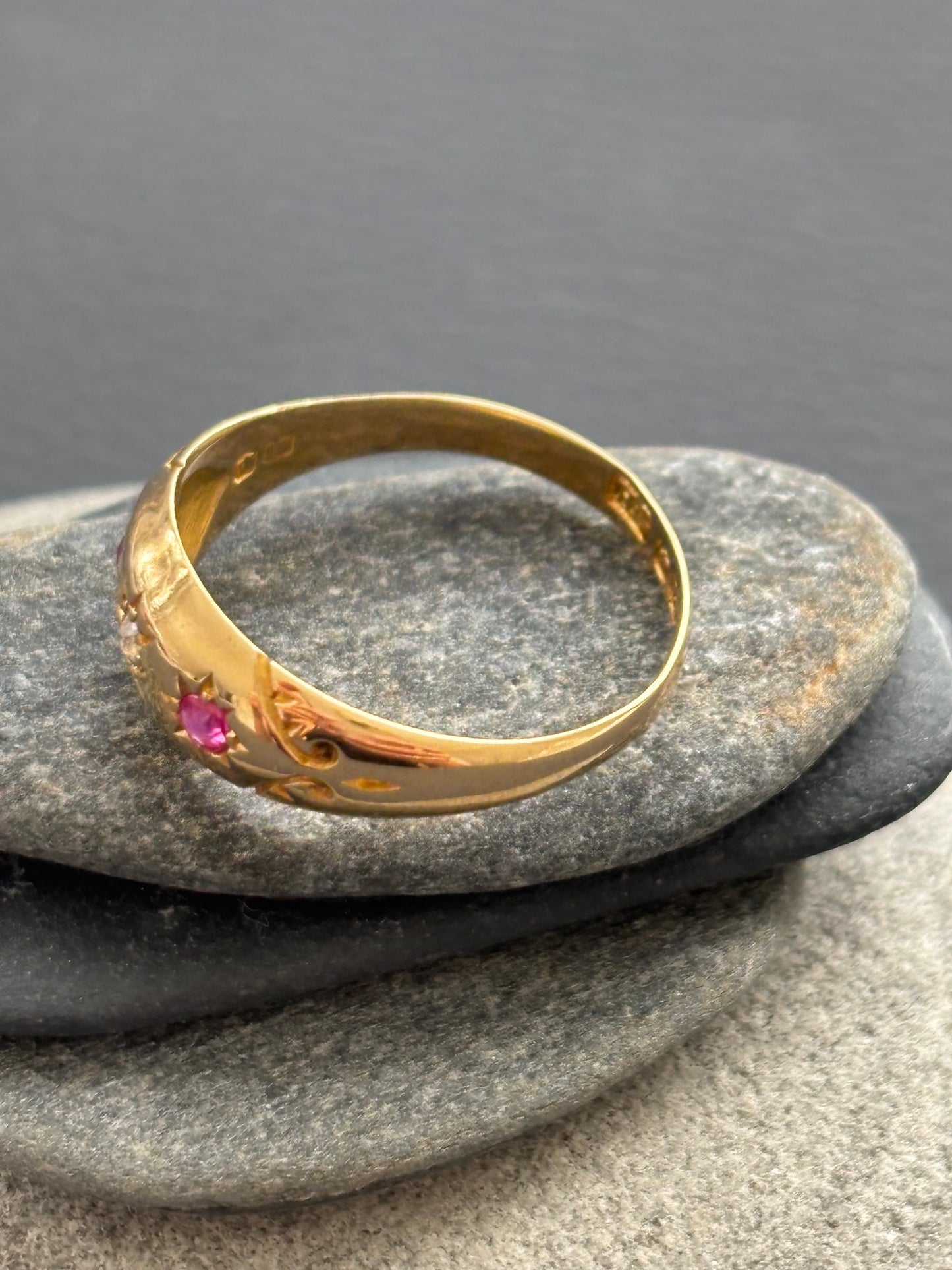 18k Gold Diamond & Ruby Gypset Ring