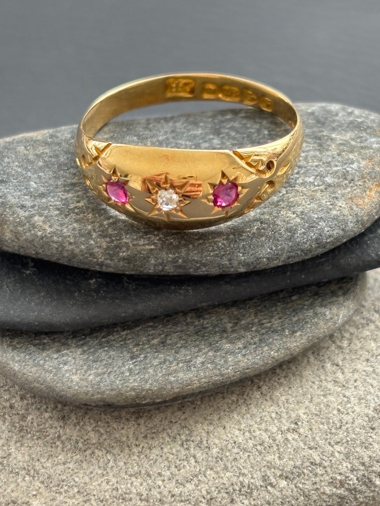 18k Gold Diamond & Ruby Gypset Ring