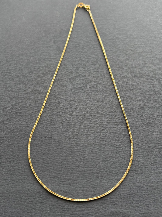 Vintage 18k Gold Fine Herringbone Chain