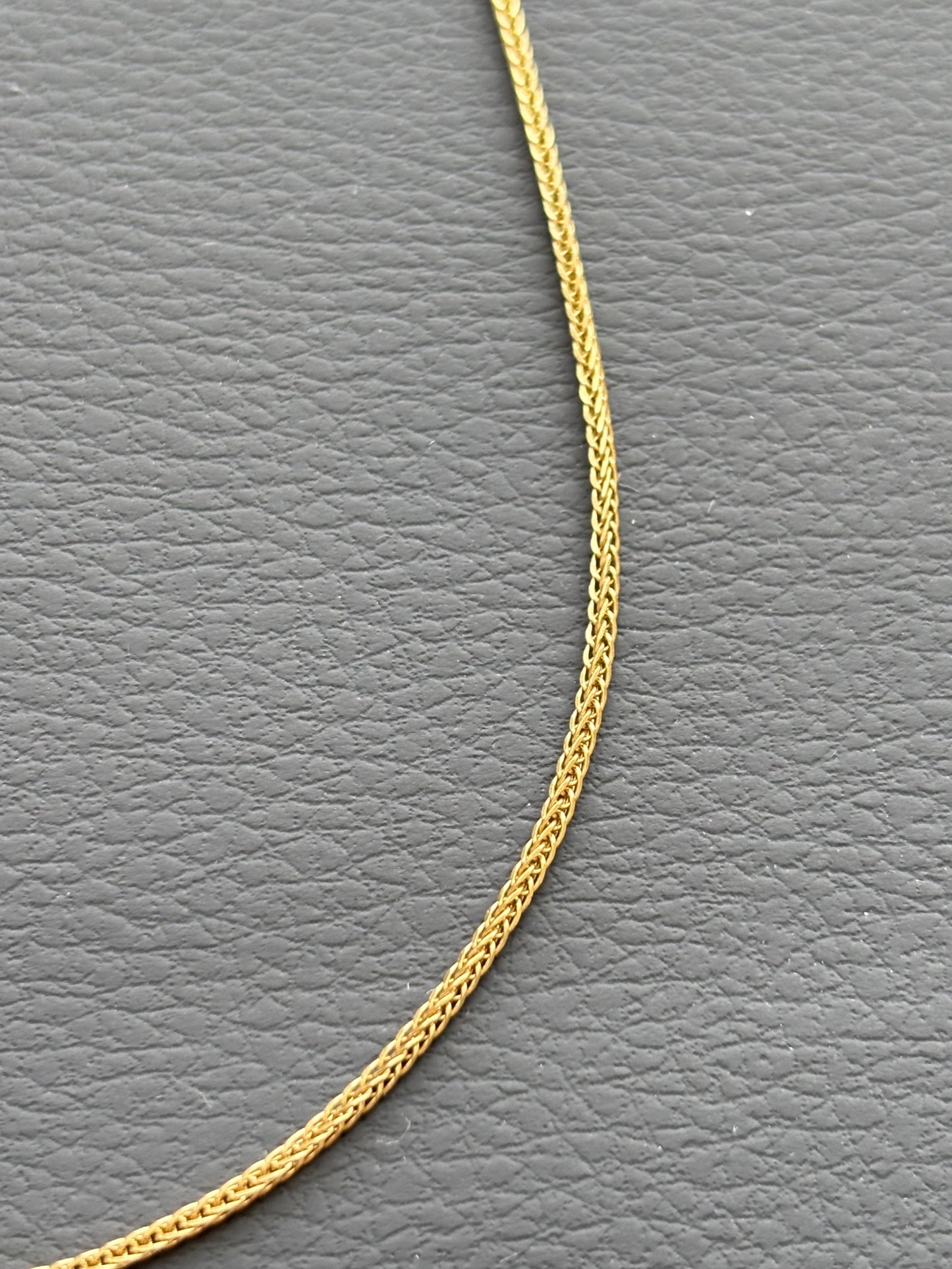 Vintage 18k Gold Fine Herringbone Chain