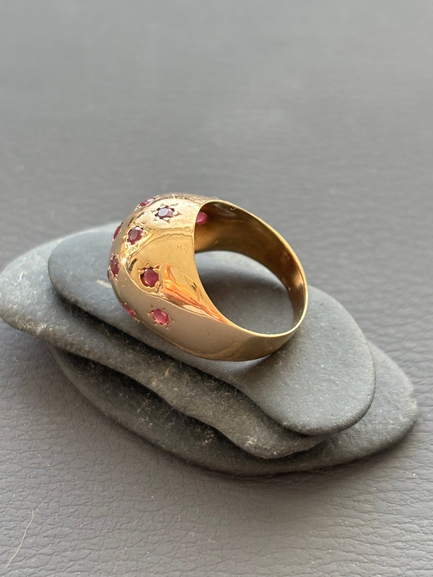 1950's Vintage 18k Gold Bombe Ring with Rubies