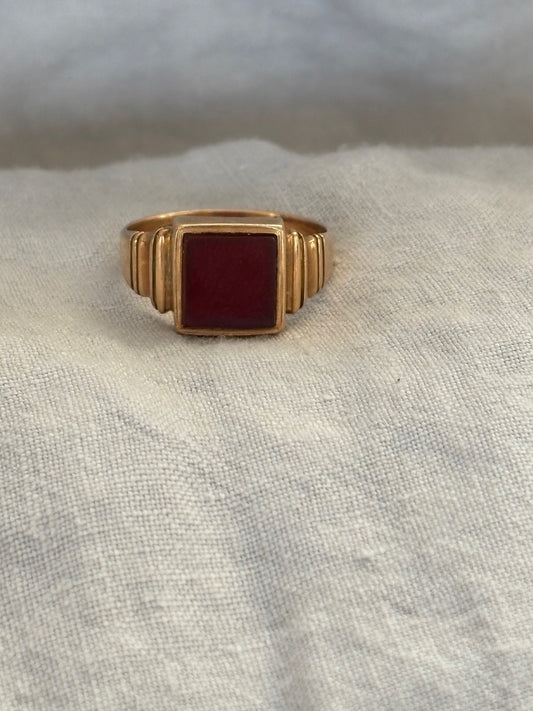 Antique 18k Gold Signet Ring with Carnelian Gemstone