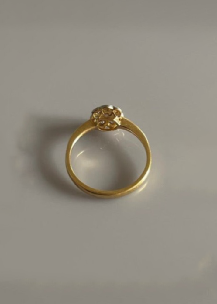 Art Deco 18ct Gold Diamond Flower Ring