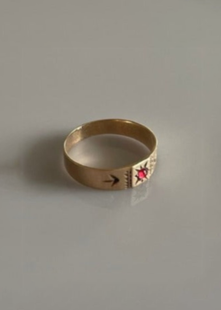 Edwardian 18ct Gold Garnet Baby Ring