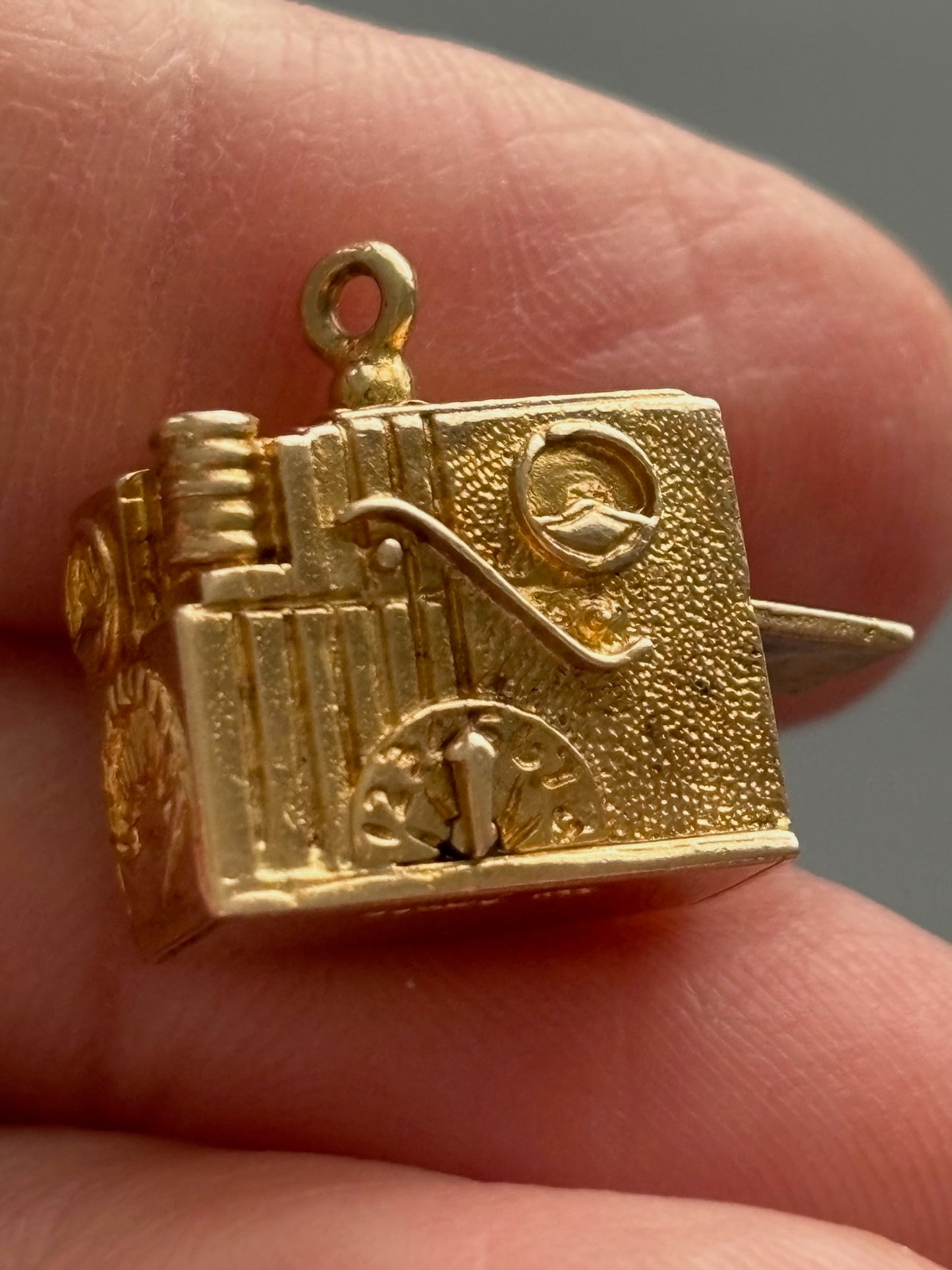 Vintage 9k Gold Movie Camera Charm Pendant
