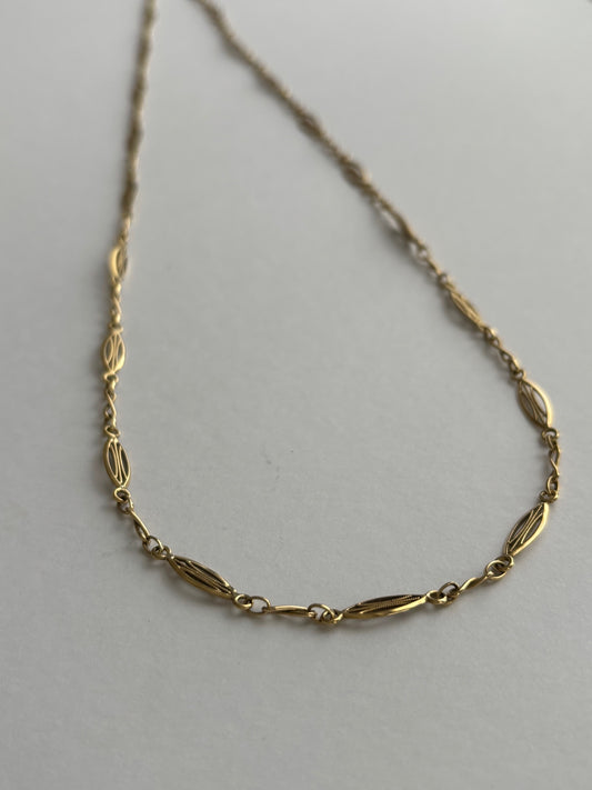 Vintage 18k Gold Decorative Chain Necklace