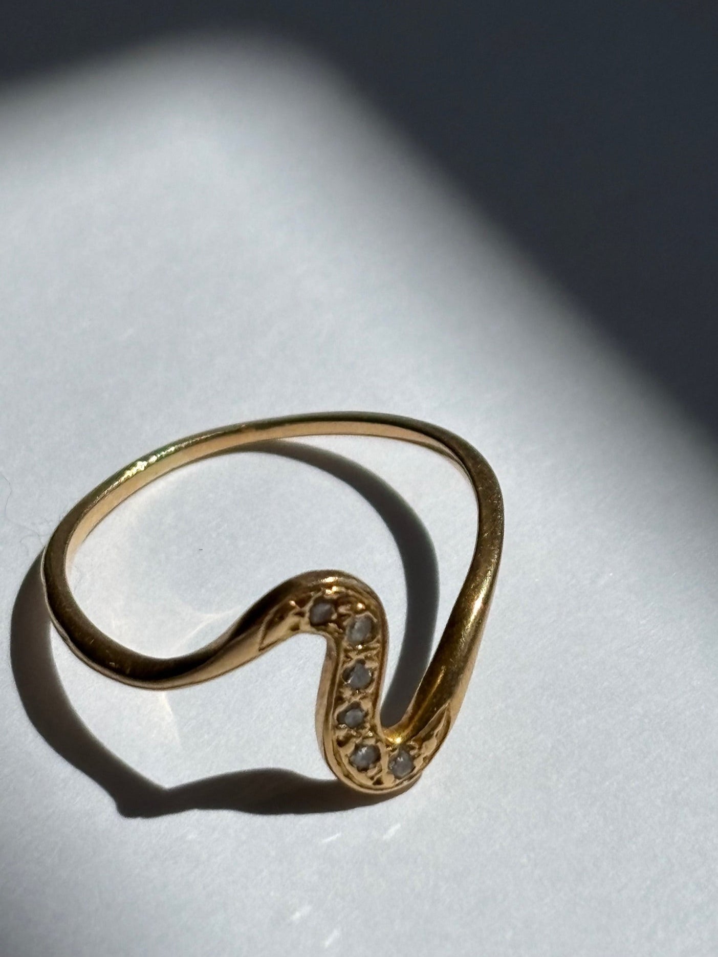 French Diamond Wave 18k Gold Diamond Ring