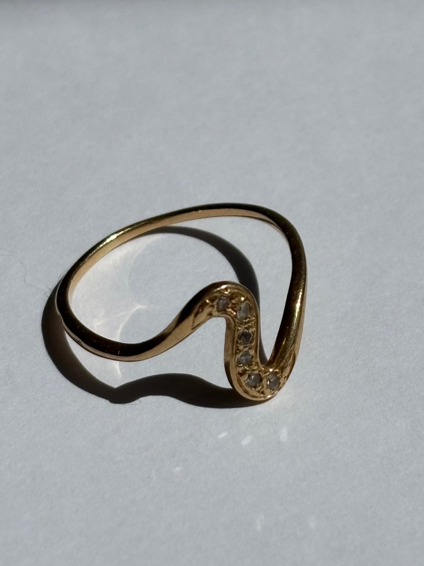 French Diamond Wave 18k Gold Diamond Ring