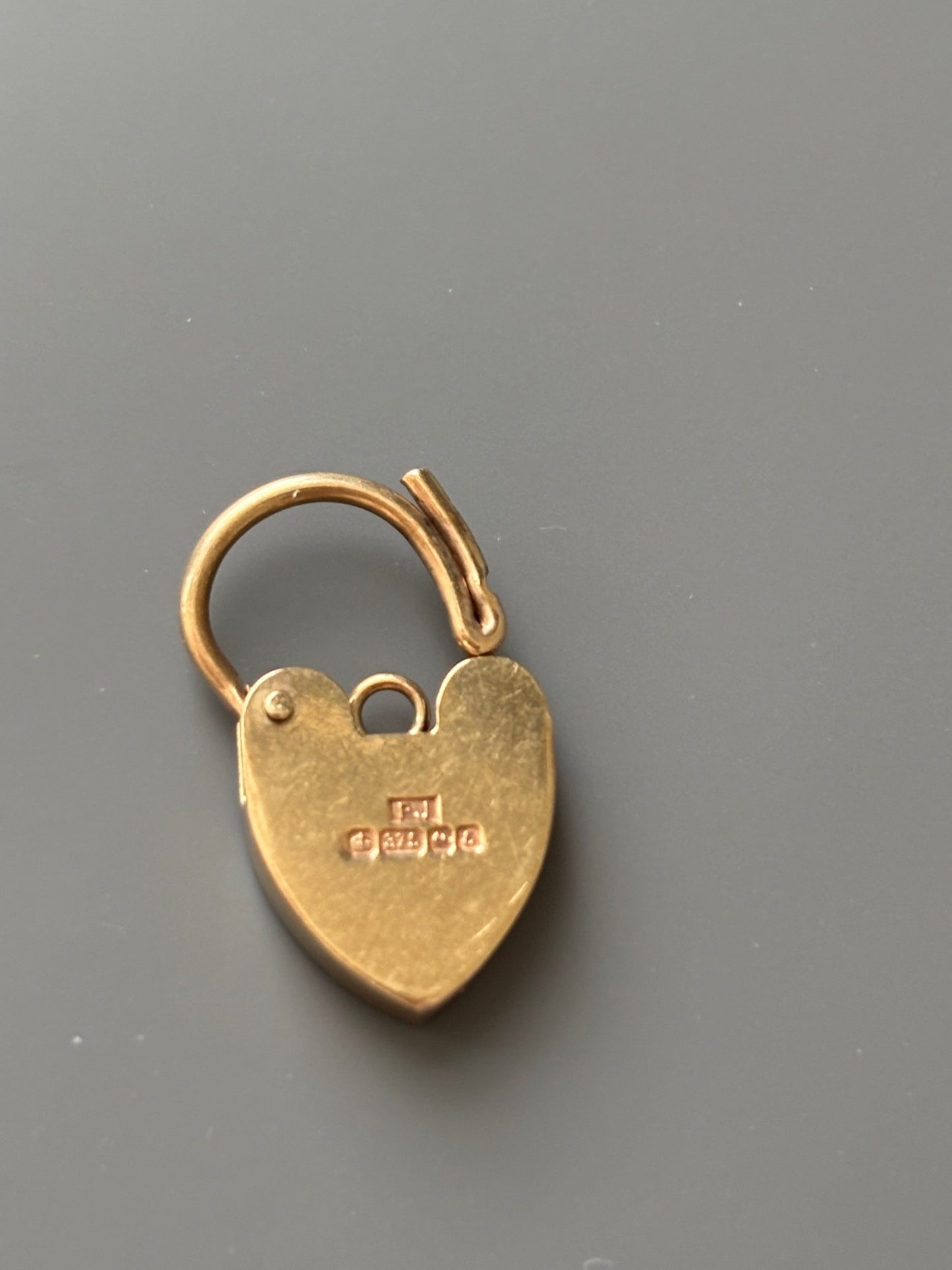 9k Gold Vintage Heart Lock Charm
