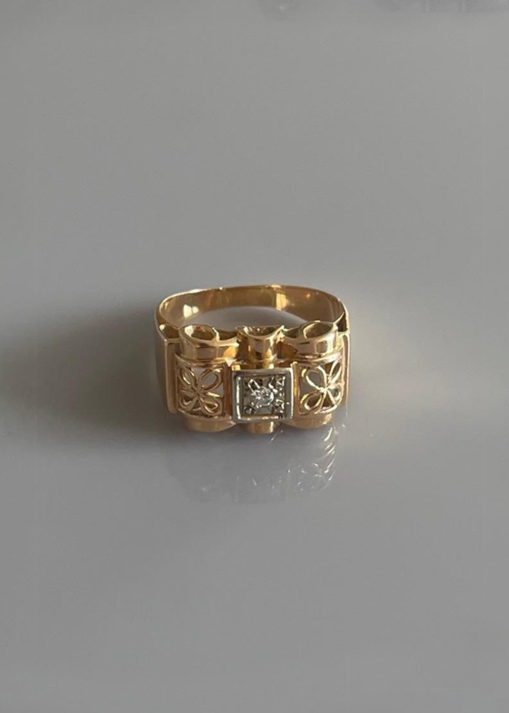 French 1940's 18ct Gold and Diamond Tank Ring