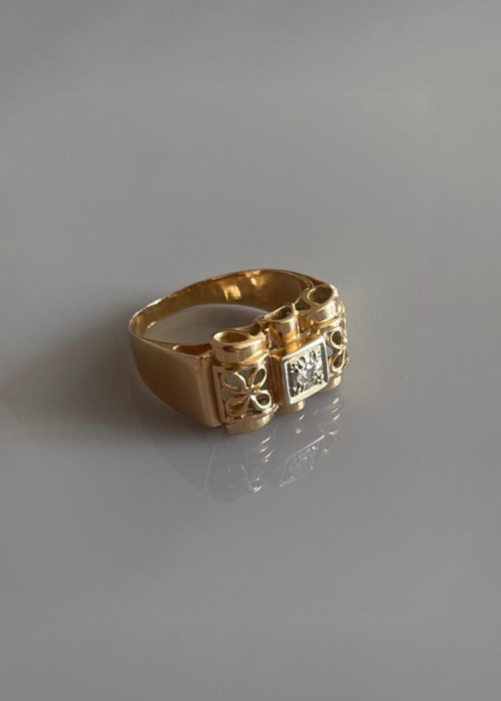 French 1940's 18ct Gold and Diamond Tank Ring