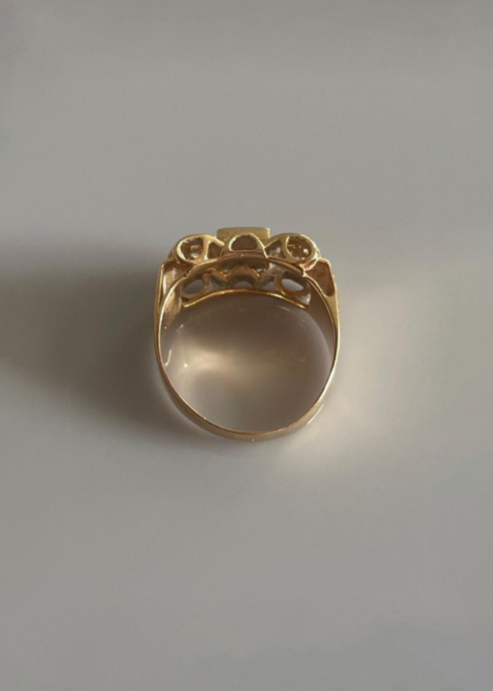 French 1940's 18ct Gold and Diamond Tank Ring