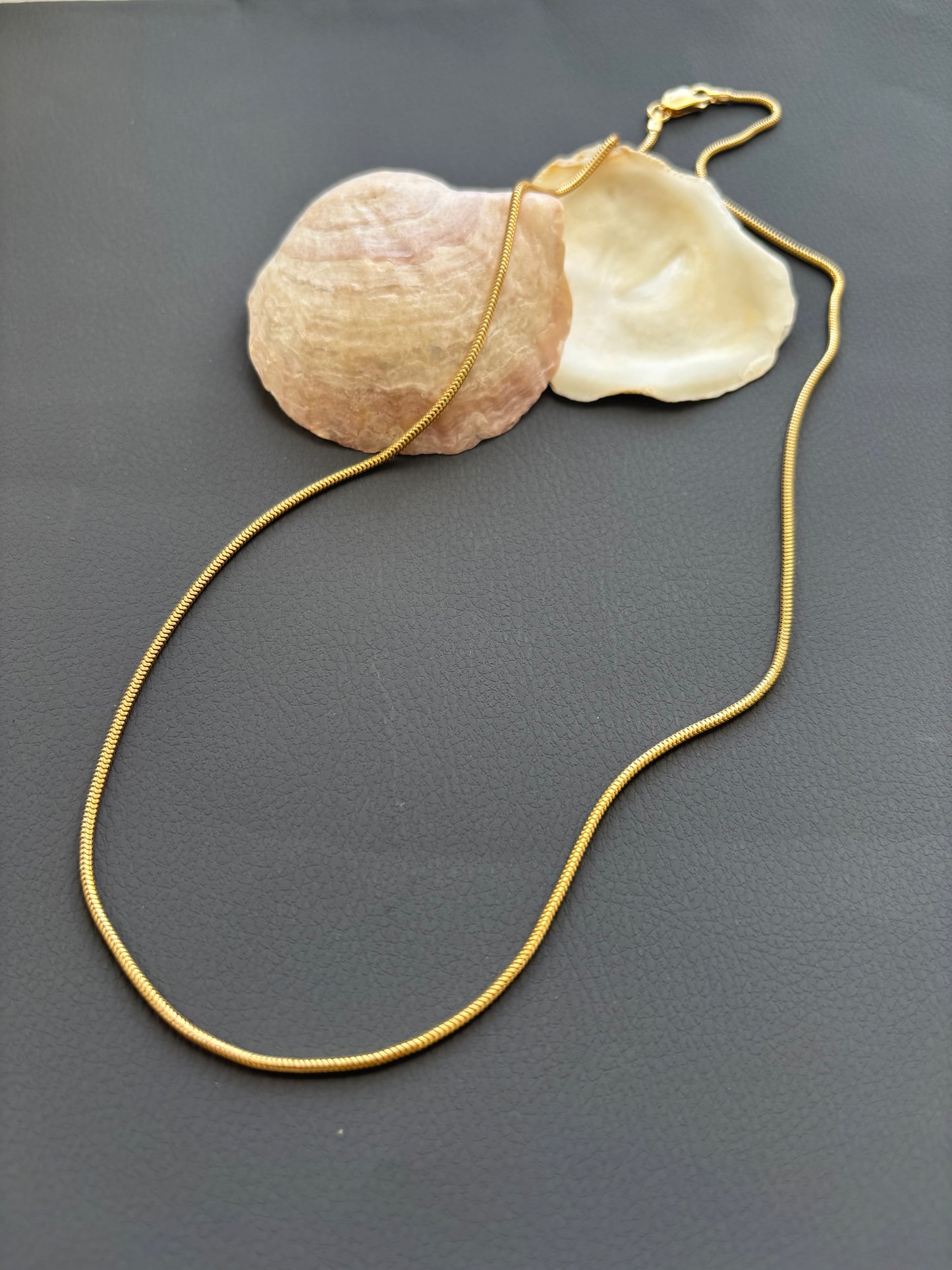 9k Gold Vintage Snake Chain Necklace