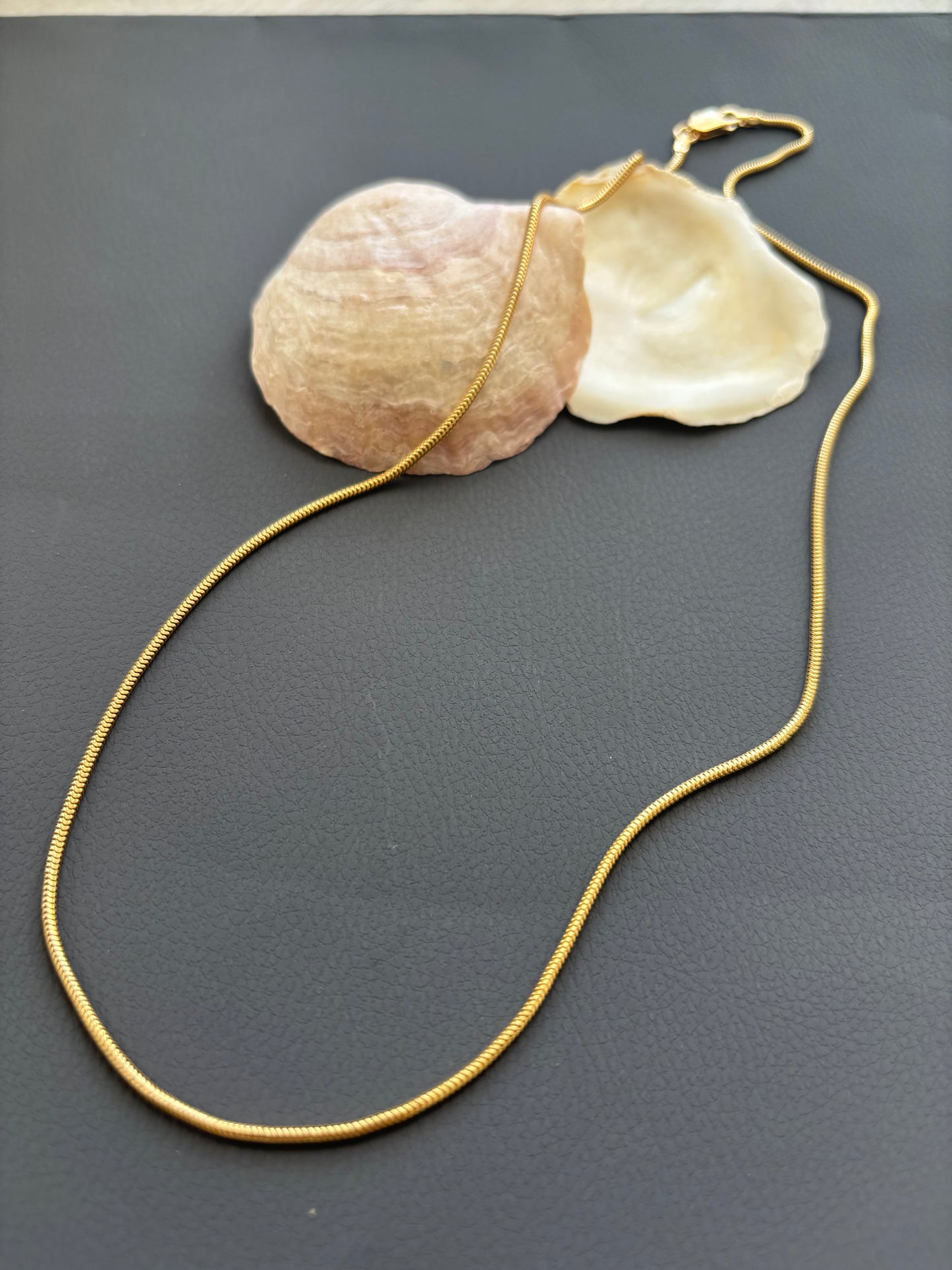 9k Gold Vintage Snake Chain Necklace