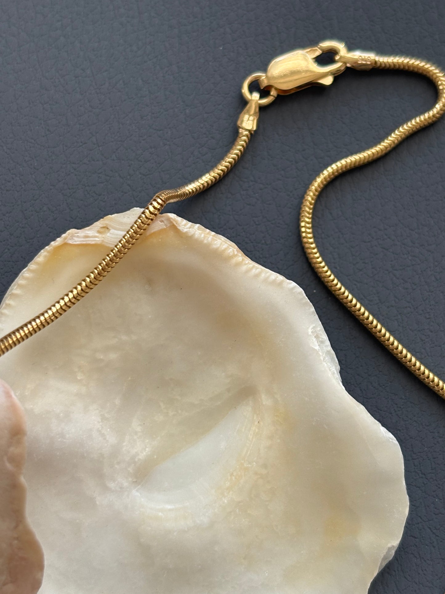 9k Gold Vintage Snake Chain Necklace