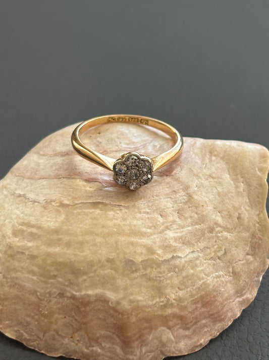 18k Gold & Diamond Vintage Flower Ring