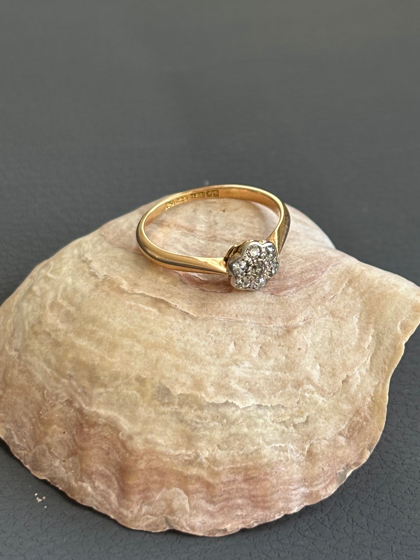 18k Gold & Diamond Vintage Flower Ring