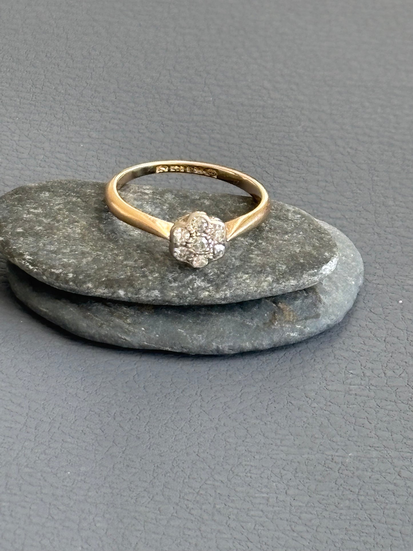 18k Gold & Diamond Vintage Flower Ring