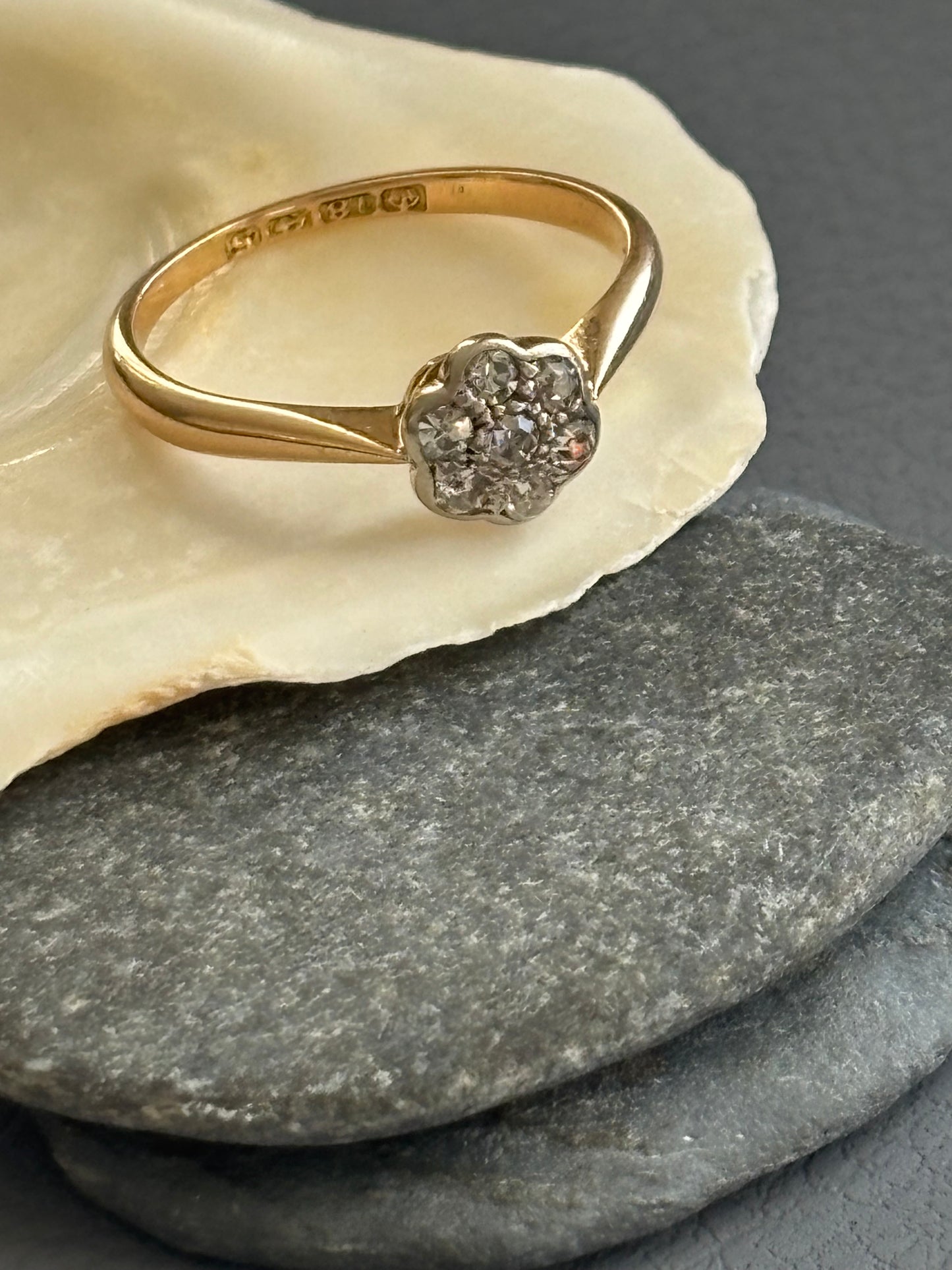 18k Gold & Diamond Vintage Flower Ring