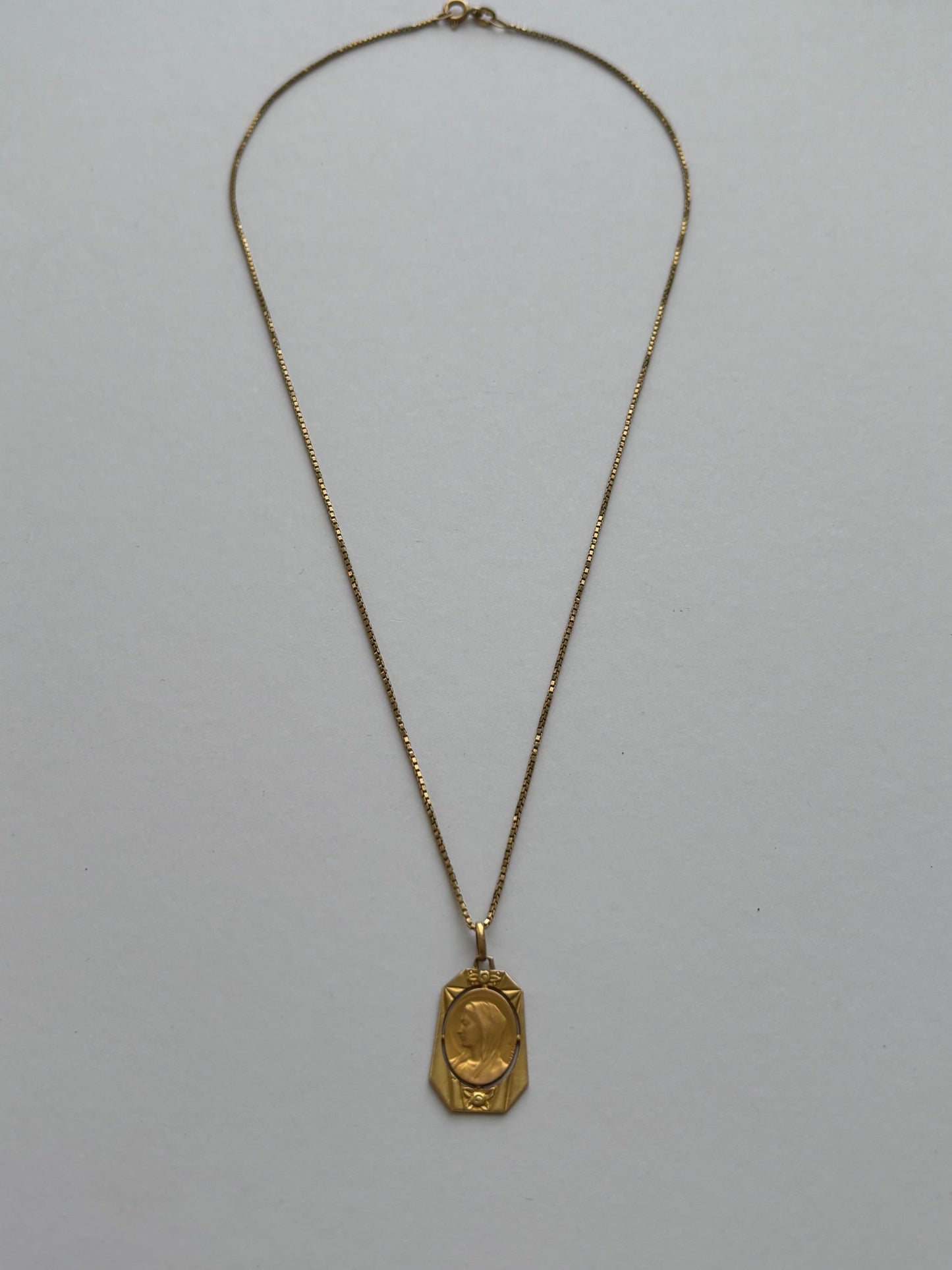 18k Mary Medallian and Chain