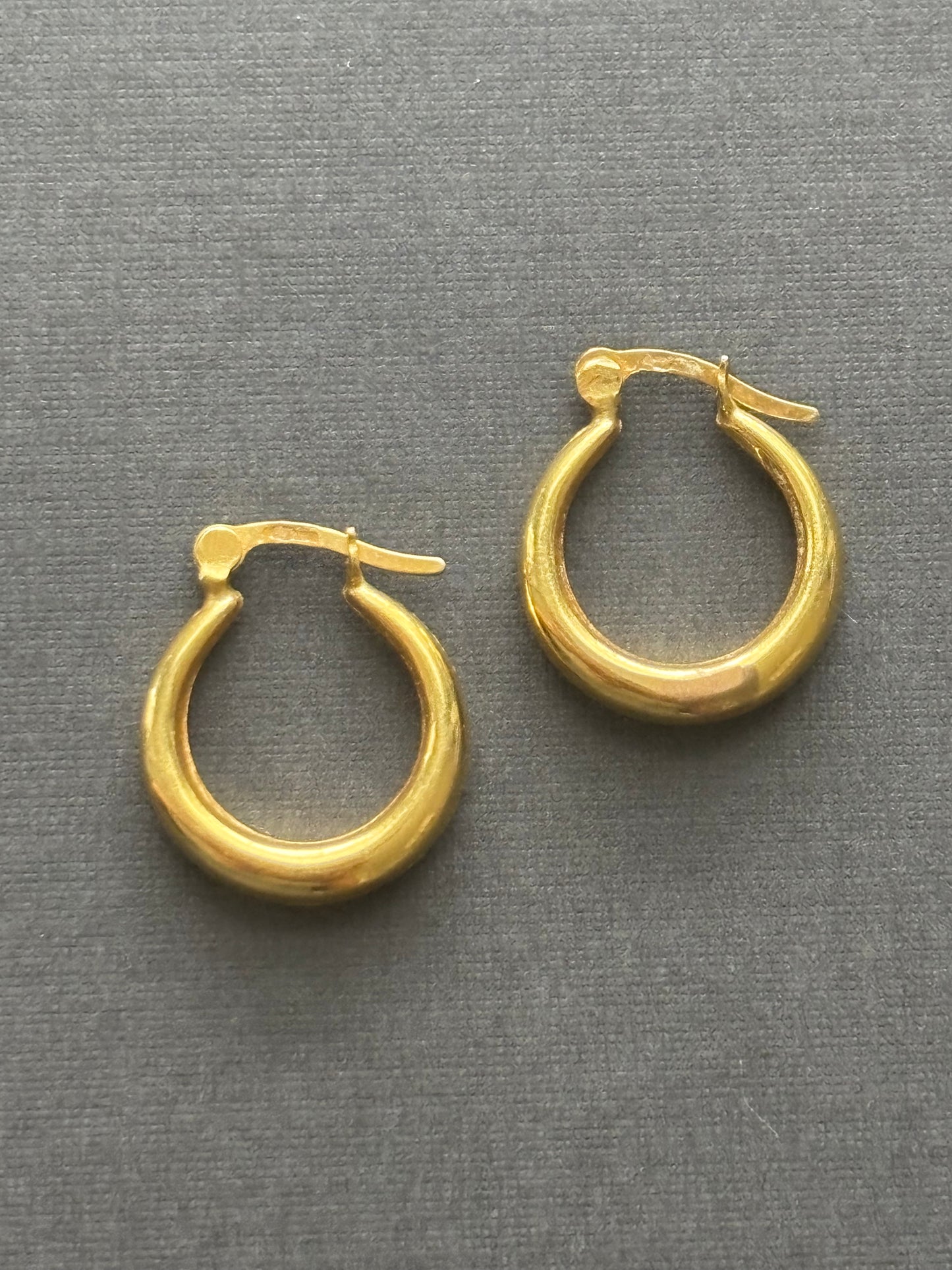 Vintage 18k Gold Hoop Earrings