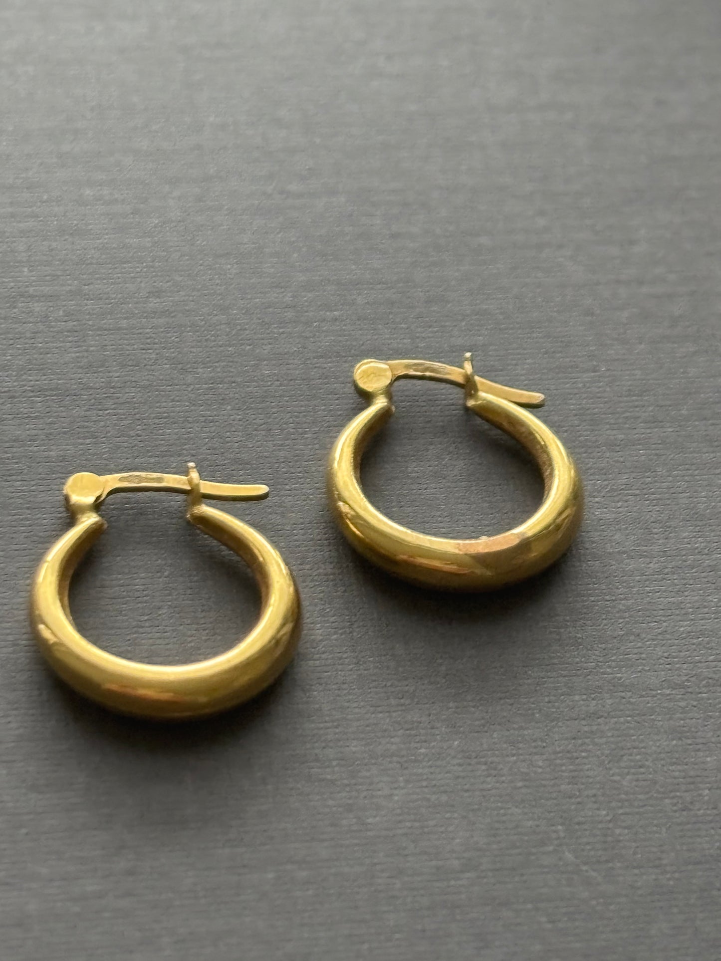 Vintage 18k Gold Hoop Earrings