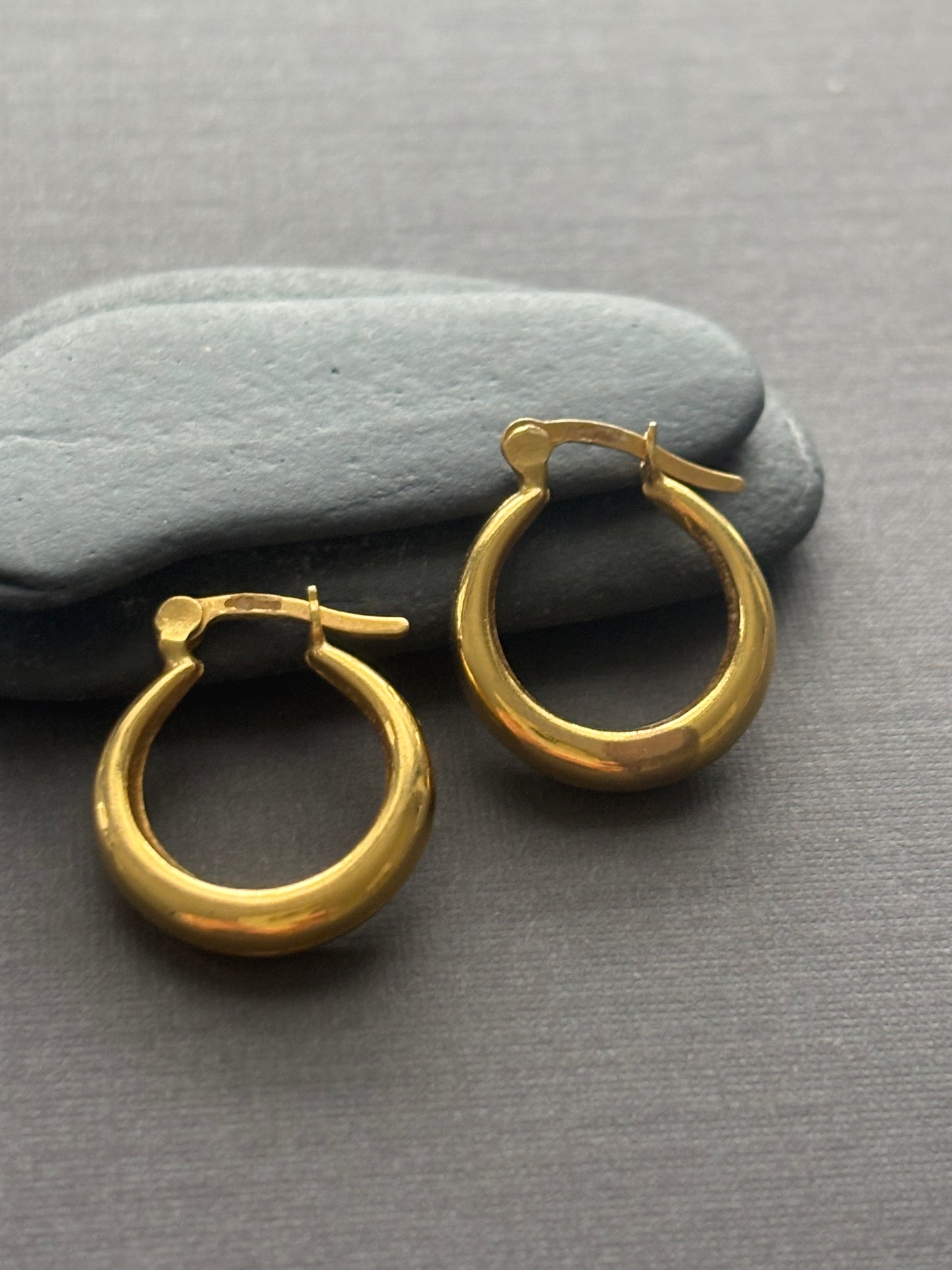 Vintage 18k Gold Hoop Earrings