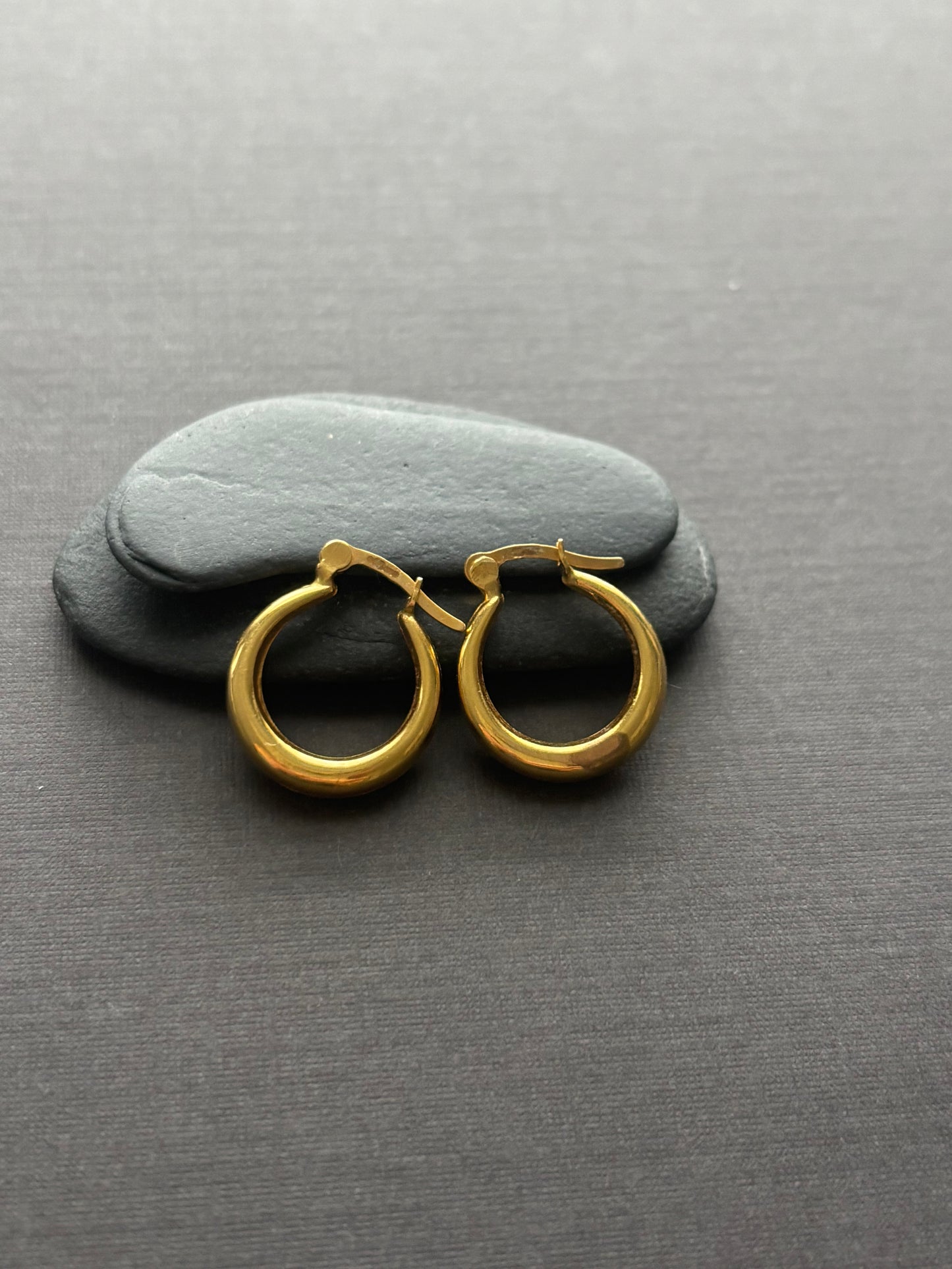 Vintage 18k Gold Hoop Earrings