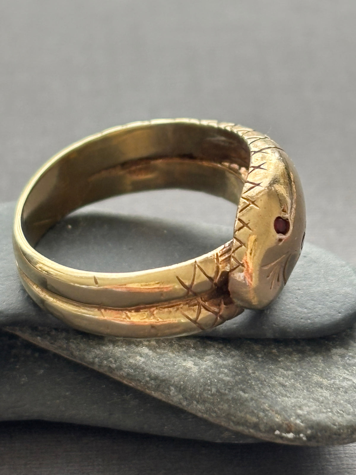 Vintage 9k Gold Snake Ring with Garnet Eyes