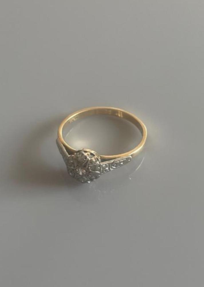 Antique 18ct / 18k Gold and Diamond Star Set Ring