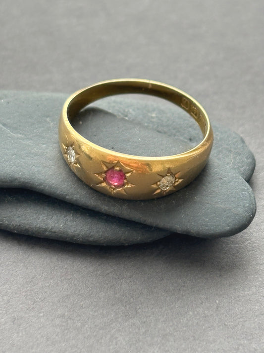Antique 18k Gold Ruby & Diamond Gypsy Ring