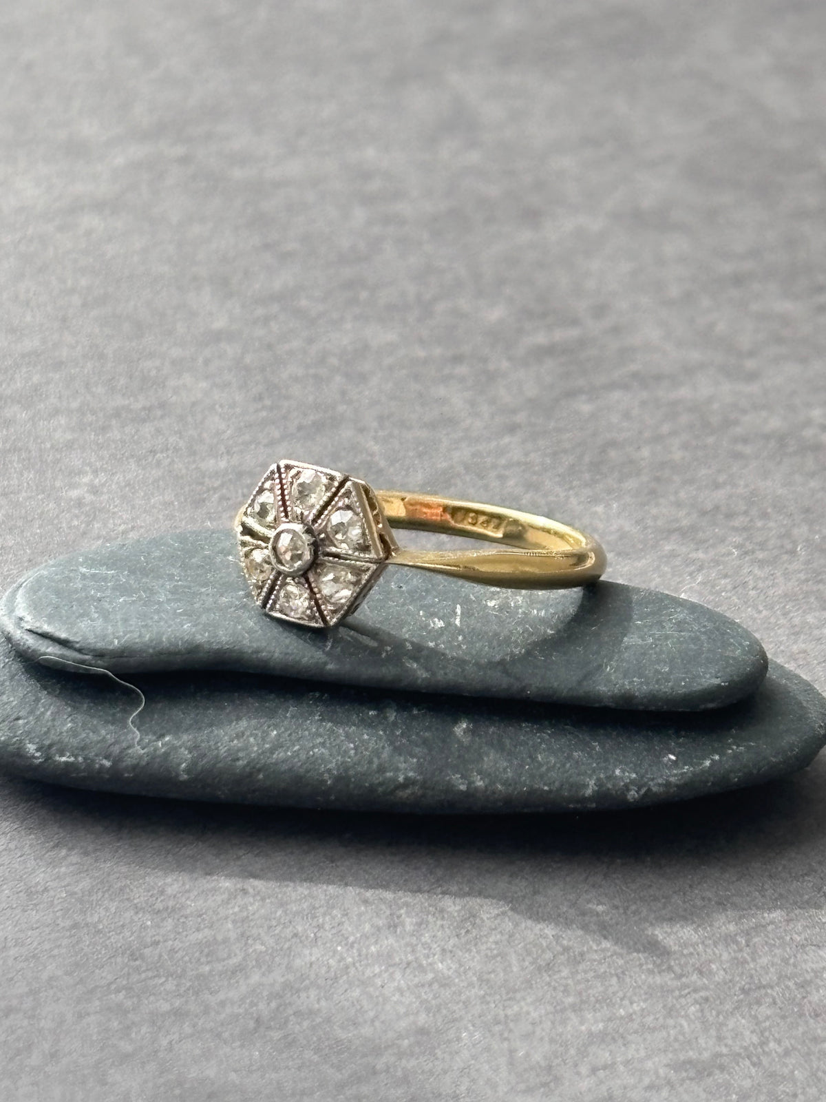 18k Gold & Diamond Art Deco Ring