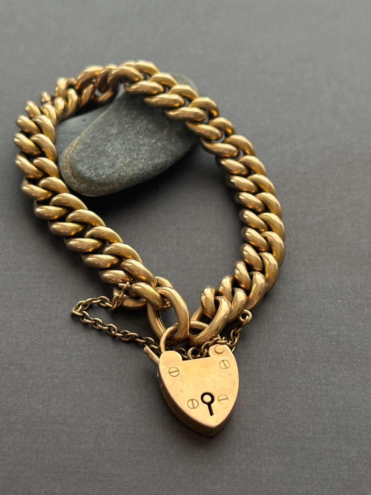 Vintage 15k Gold Curb Chain Bracelet with Heart Padlock