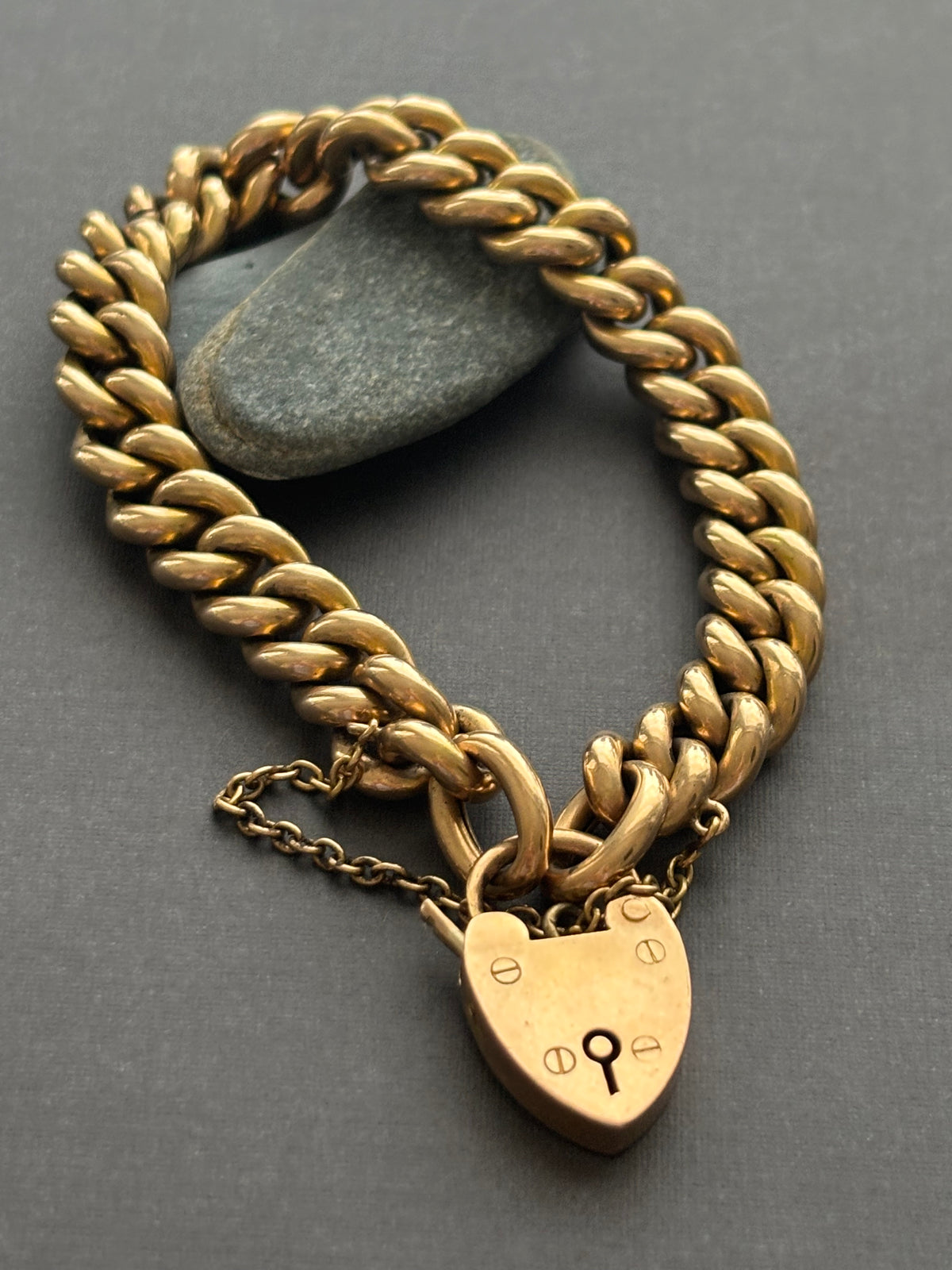 Vintage 15k Gold Curb Chain Bracelet with Heart Padlock