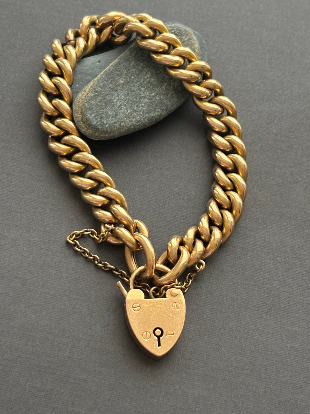 Vintage 15k Gold Curb Chain Bracelet with Heart Padlock