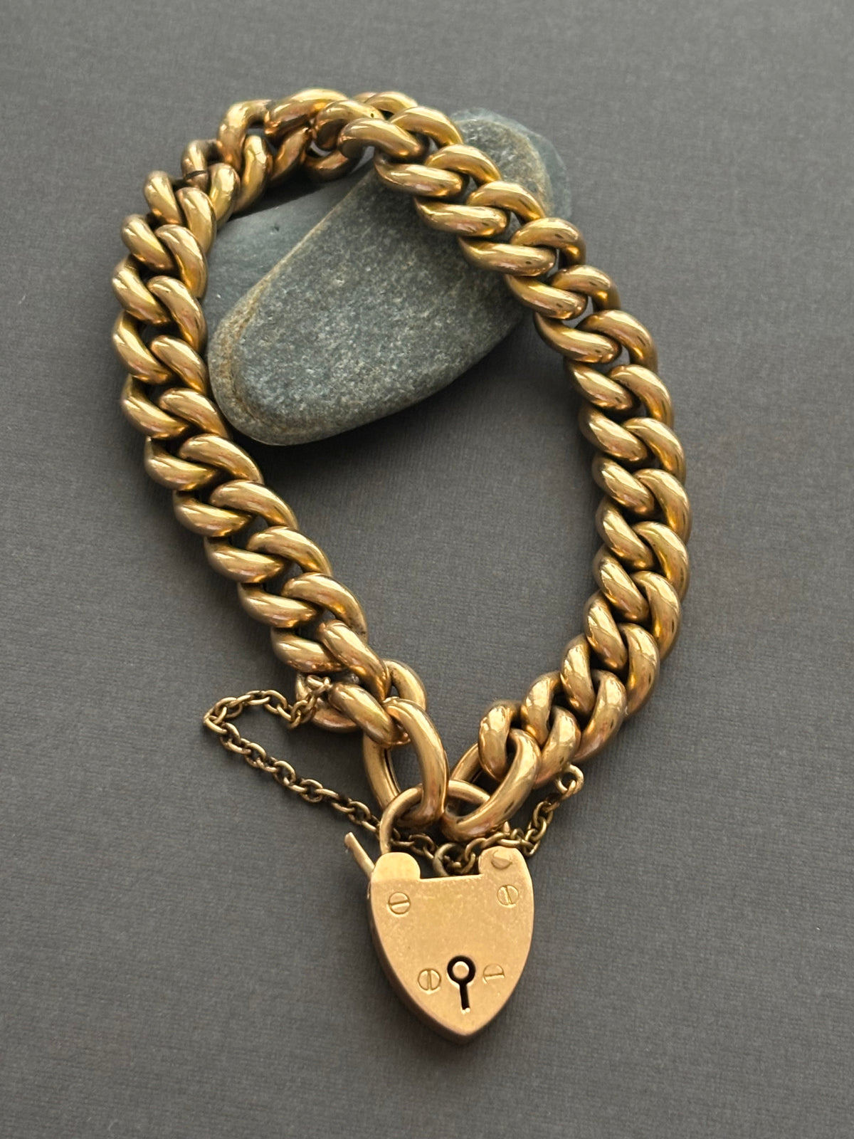 Vintage 15k Gold Curb Chain Bracelet with Heart Padlock