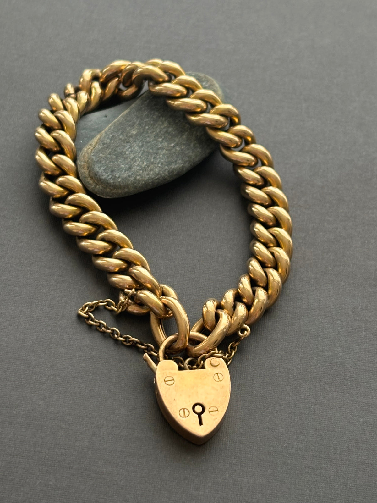 Vintage 15k Gold Curb Chain Bracelet with Heart Padlock