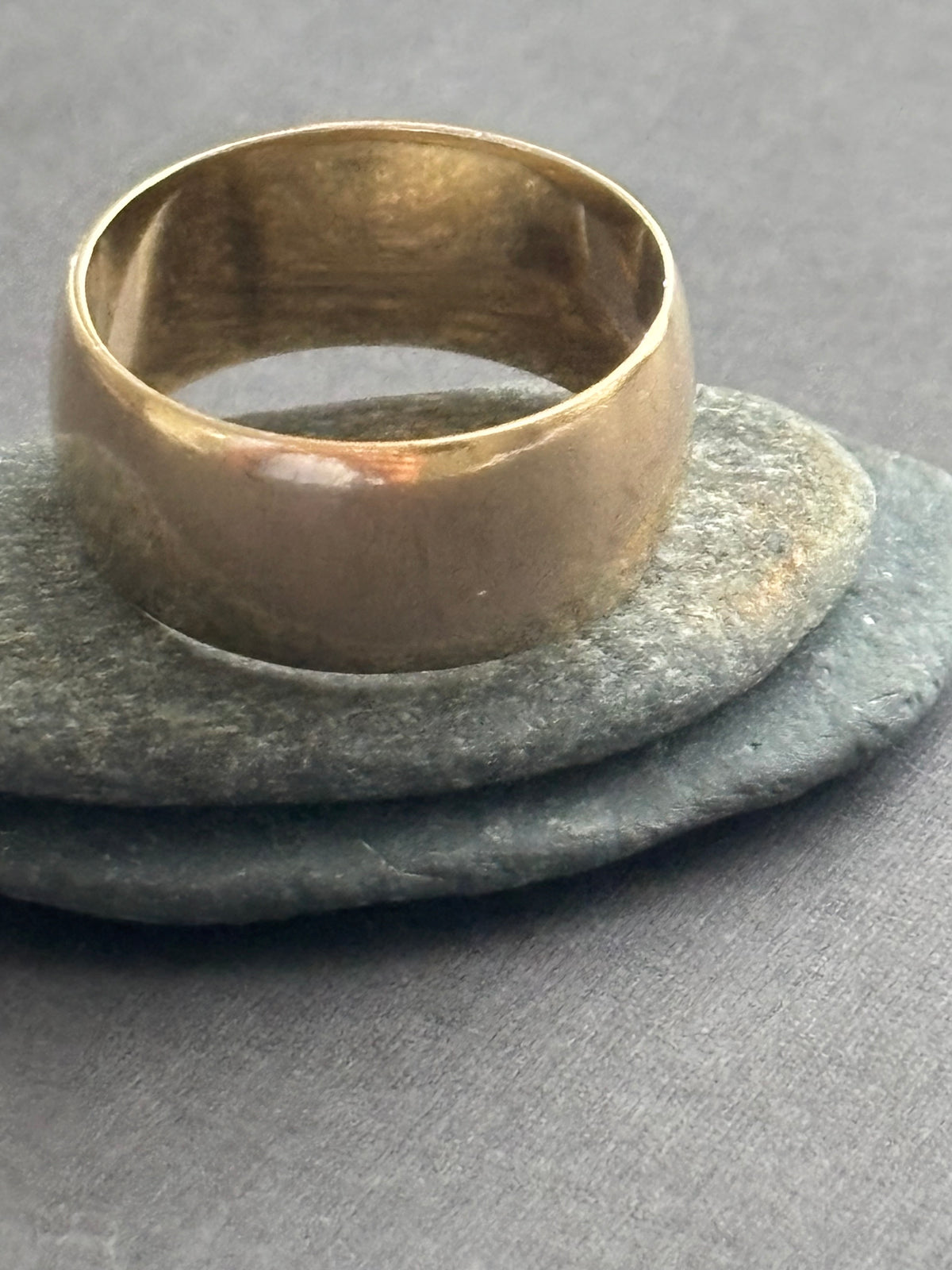 Vintage 9k Gold Wide Band Ring