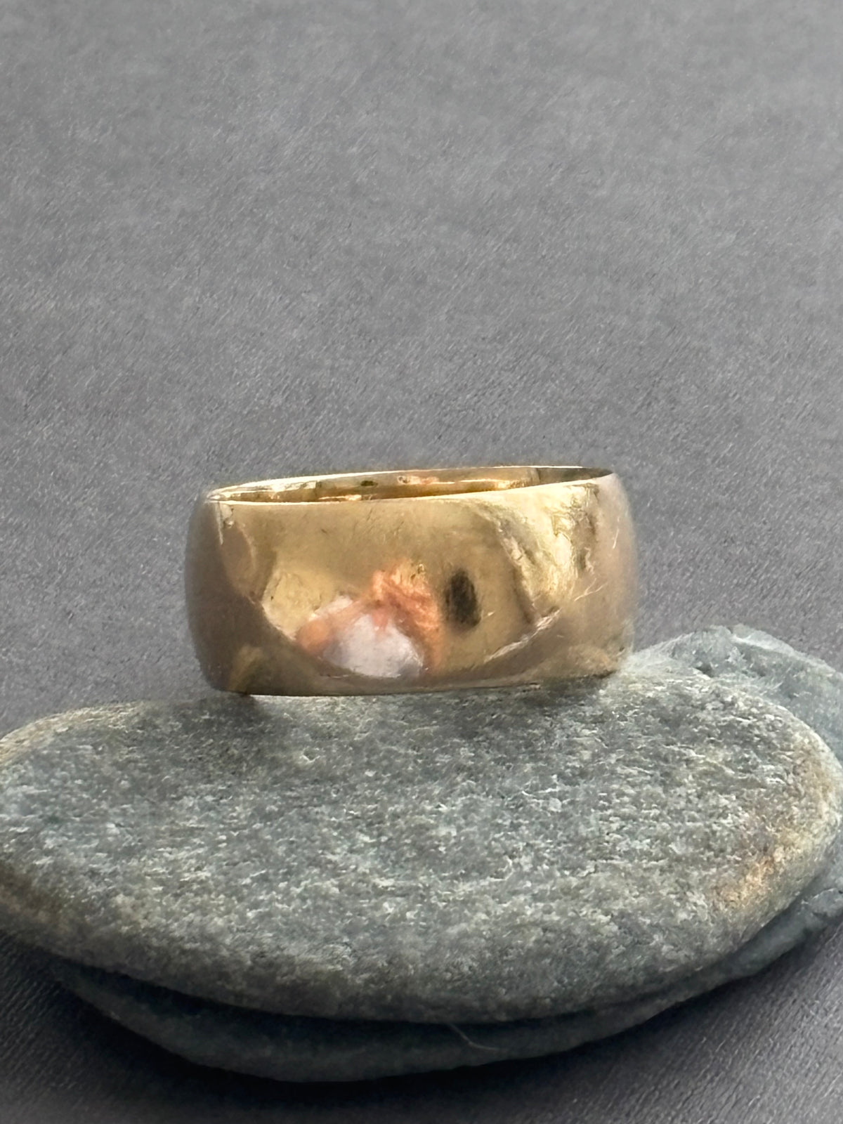 Vintage 9k Gold Wide Band Ring