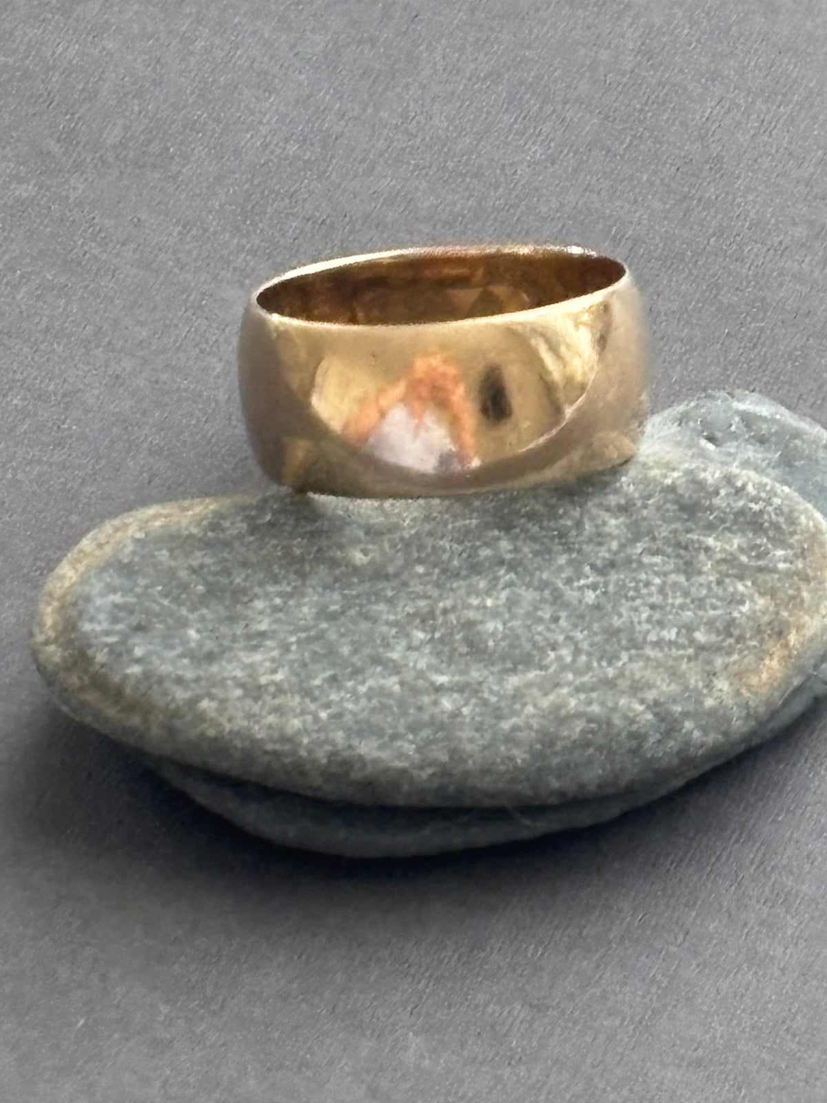 Vintage 9k Gold Wide Band Ring