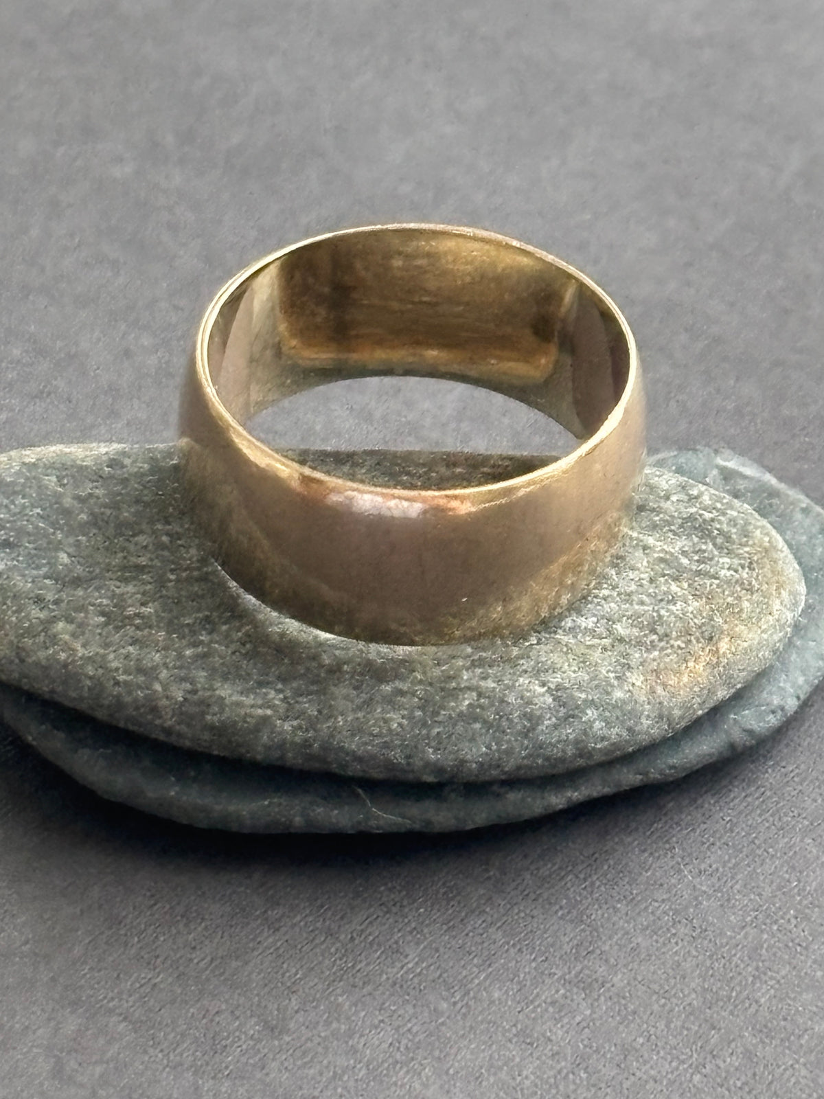 Vintage 9k Gold Wide Band Ring